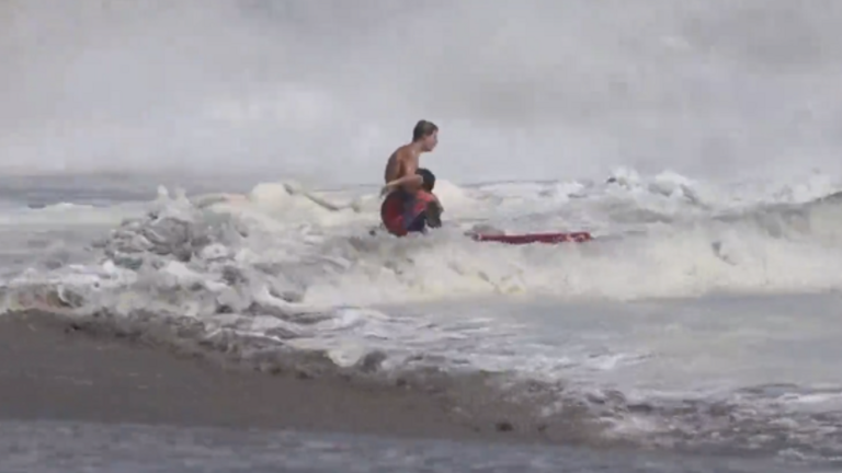 See moment 16-year-old Santa Cruz lifeguard saves boy from crashing waves