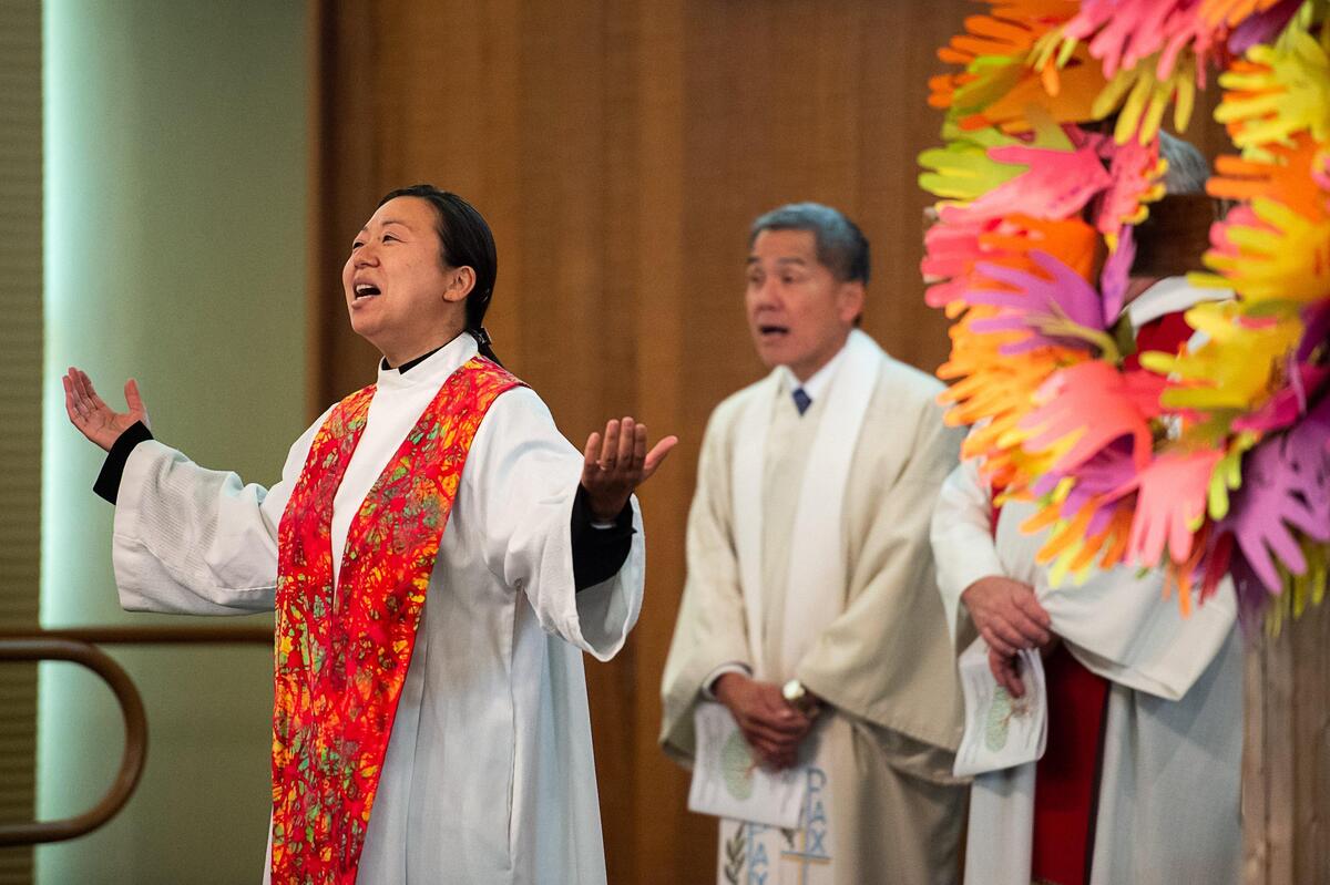 Rev. Motoe Yamada Foor leads the prayer service at the Sacramento Japanese Methodist Church on Sunday.