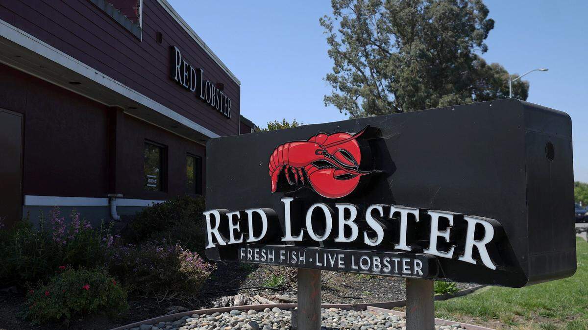 A sign is posted in front of a Red Lobster restaurant on May 14, 2024 in Fremont, California. Less than one month after restaurant chain Red Lobster considered filing for Chapter 11 bankruptcy to address rising labor costs and in hopes of renegotiating property leases and long-term contracts, 87 Red Lobster locations abruptly closed their doors in 27 states across the country. (Justin Sullivan/Getty Images/TNS)