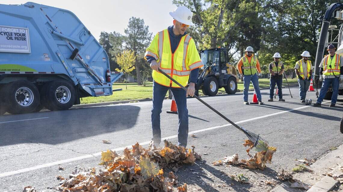 Week in photos: El Niño prep + Change Makers + new home for vintage sign