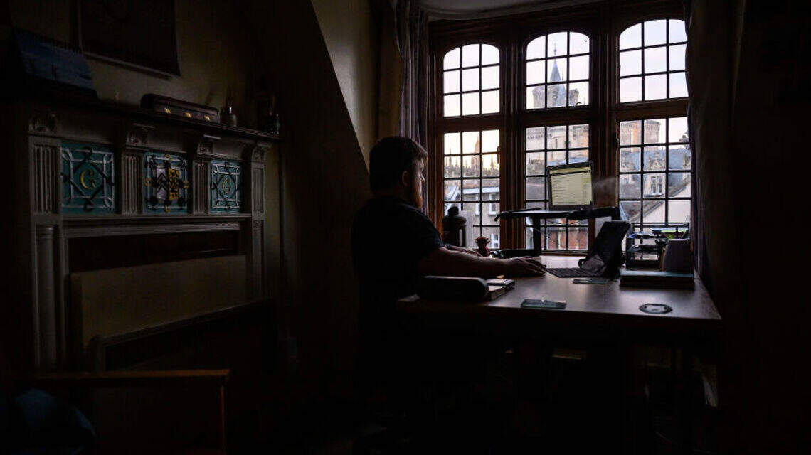 Your Brain Activity Naturally Peaks Every 90 Minutes: Here’s How to Build a Deep Work Routine
