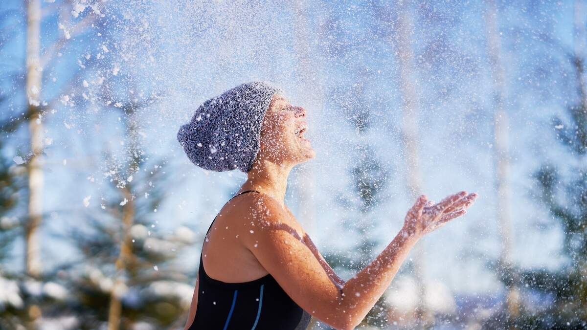 Do women respond differently to cold plunges than men? Here’s what to know ...