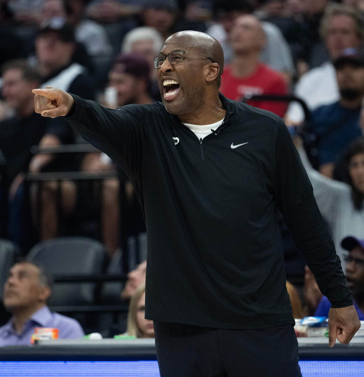 Sacramento Kings coach Mike Brown yells at players during a game against the New Orleans Pelicans on Thursday at Golden 1 Center.