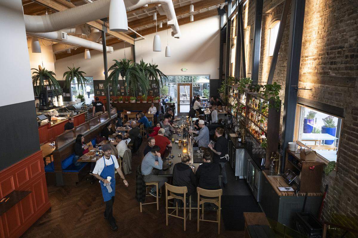 Customers dine at Good Neighbor in Sacramento on Thursday, Jan. 29, 2026.
