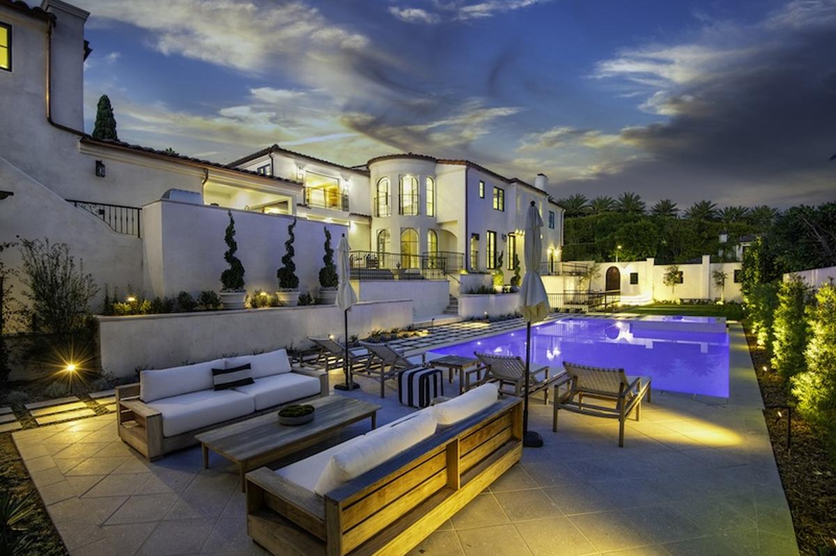 Pool.