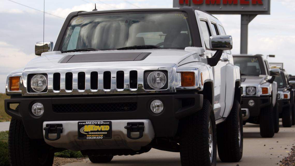 A Hummer H3 on a Colorado car lot in 2008. Two Utah men face charges after a tire shop employee sold a Hummer, left by a customer for long-term repairs, to another man for $1,000, police say. The theft came to light when the real owner returned.