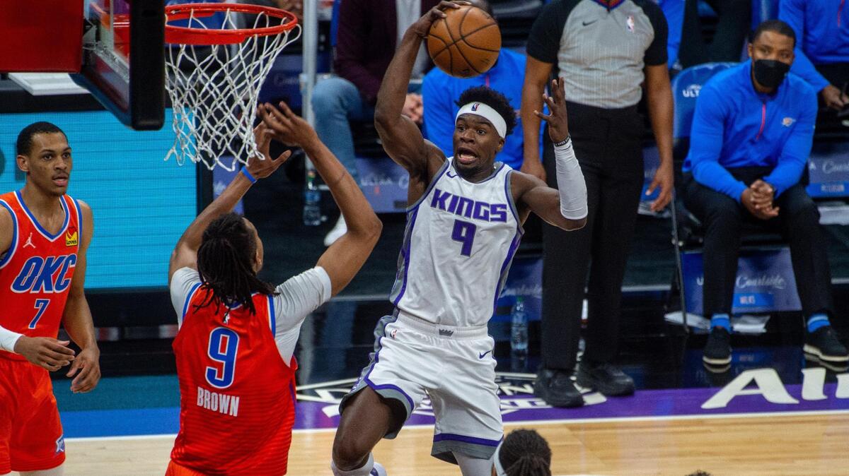 Sacramento Kings guard Terence Davis (9) drives the ball to the hoop during the second half of a game between the Sacramento Kings and the Oklahoma City Thunder at Golden 1 Center on Sunday, May 9, 2021.