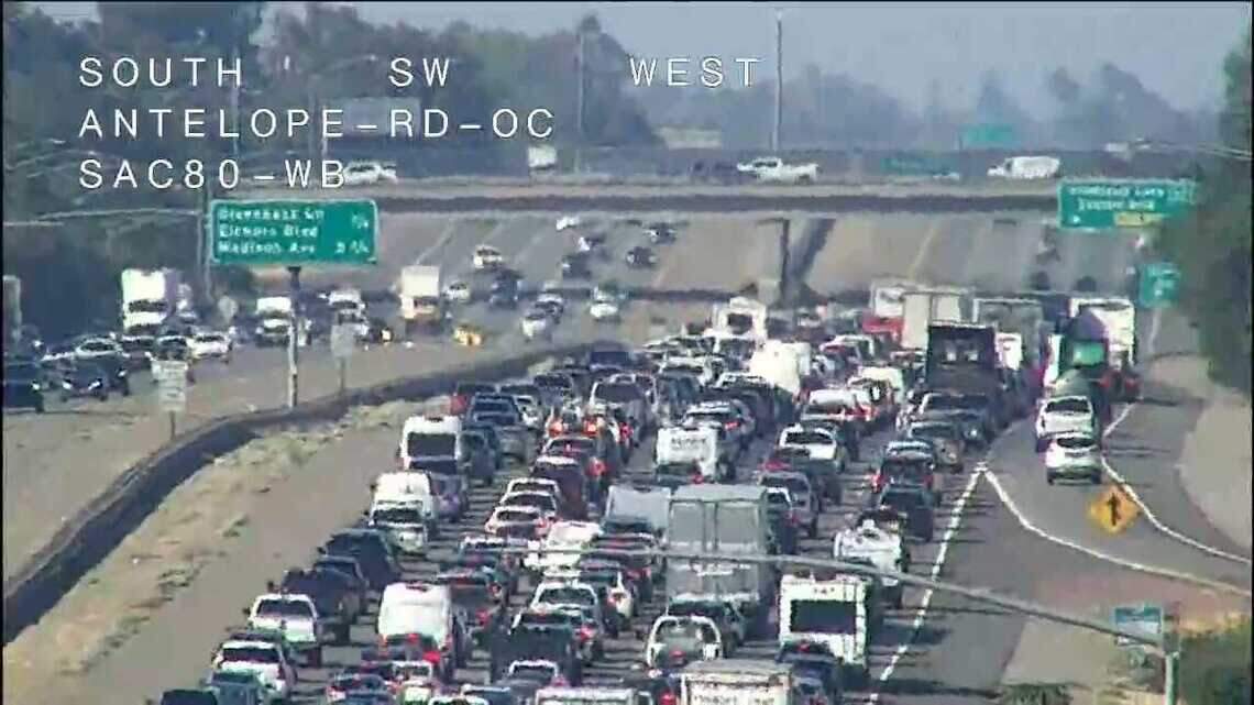 4-vehicle crash blocks I-80 lanes near Citrus Heights, backs up westbound traffic