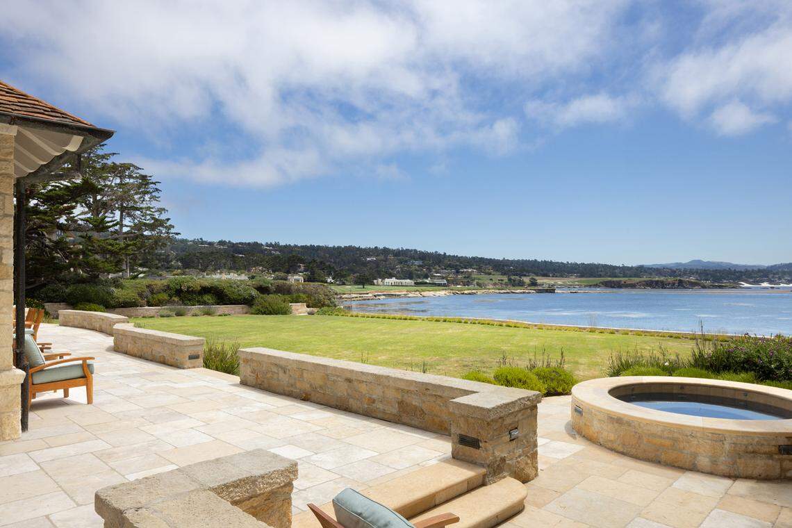 “Gem Cove” sits on 2.24 oceanfront acres with sweeping views from the Pacific to Pebble Beach Golf Links’ legendary 18th fairway.