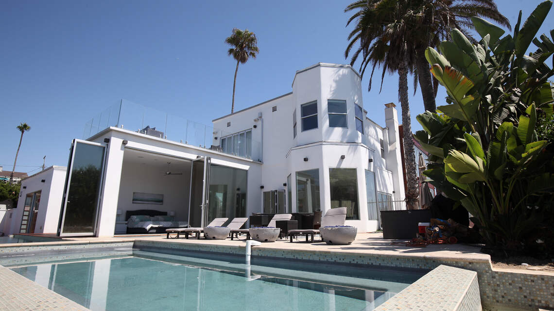 Home for sale in California is ready for a party — with a ‘50-person hot tub.’ See it