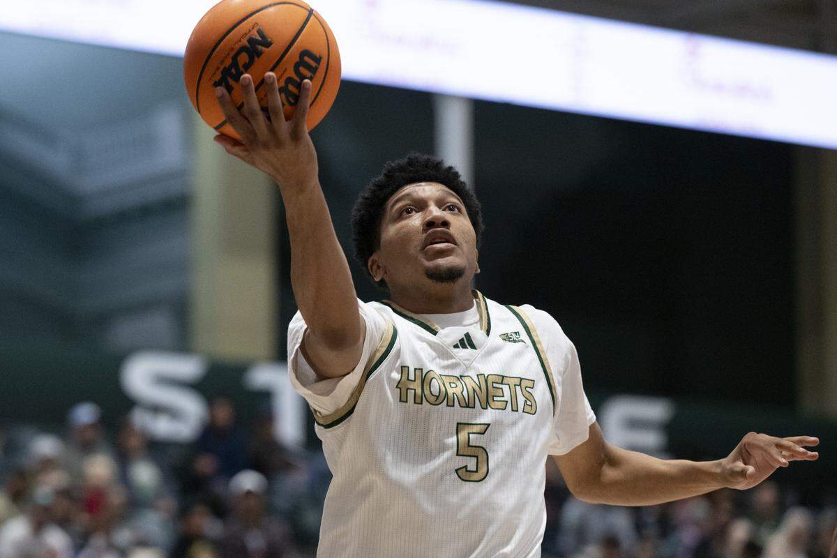 Sacramento State guard Jayden Teat (5) goes to score during a game between Sac State and Presbyterian at Hornet Pavilion in Sacramento on Sunday, Nov. 16, 2025.