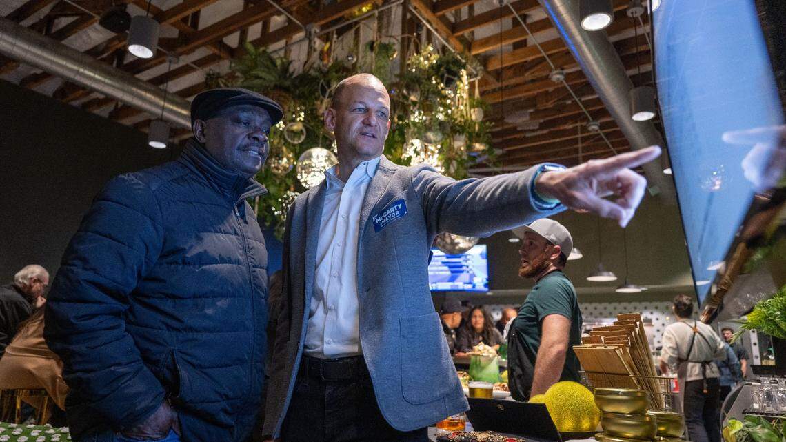 Sacramento mayoral candidate says he is supported by police officers. Is that true?