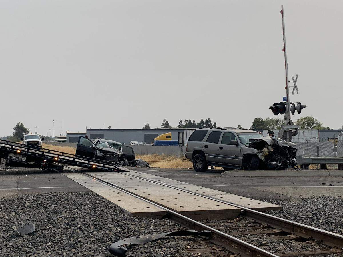 Five people were hurt in a Rio Linda crash Sunday afternoon.