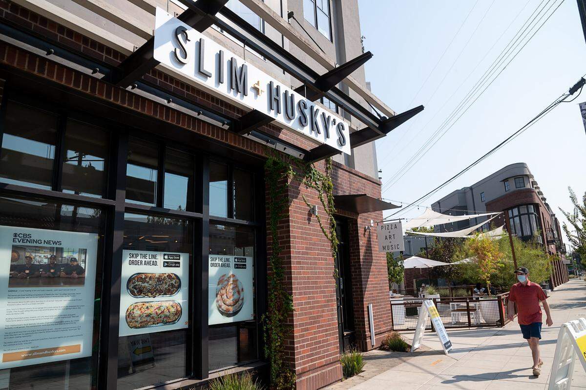 Slim & Husky’s Pizza Beeria on Broadway in Oak Park is a black-owned outpost of a small Nashville-based pizza chain, Tuesday, Oct. 6, 2020, in Sacramento.