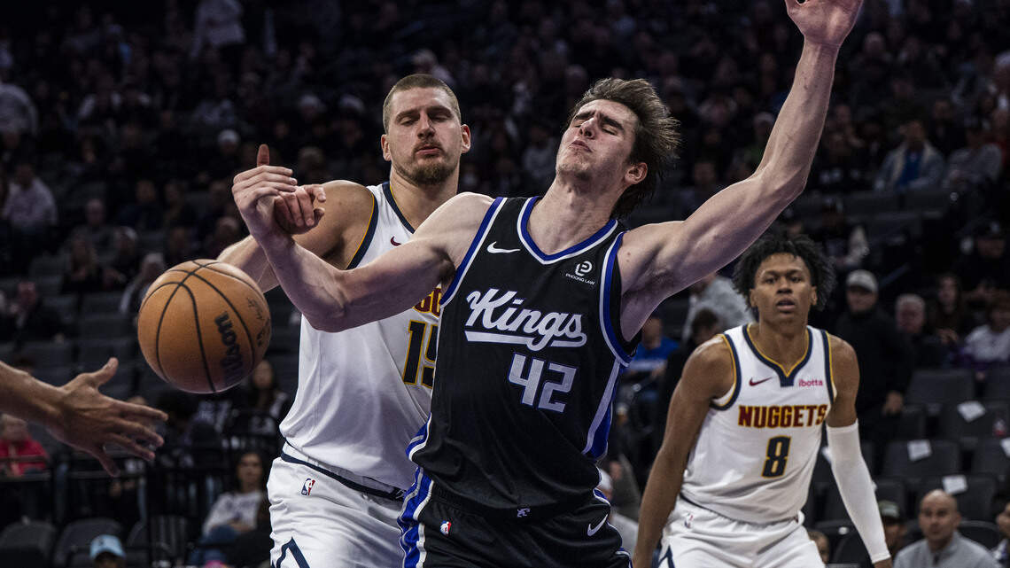 See photos as Sacramento Kings play the Denver Nuggets