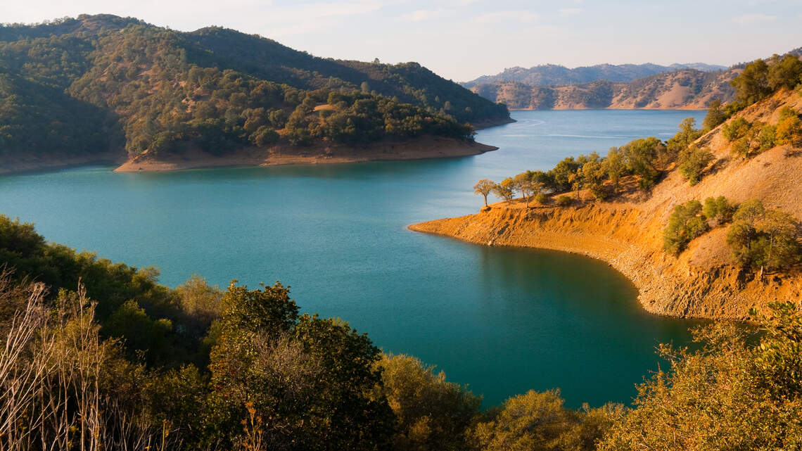 Worries about invasive golden mussels prompts quarantine for boats on Northern California lake