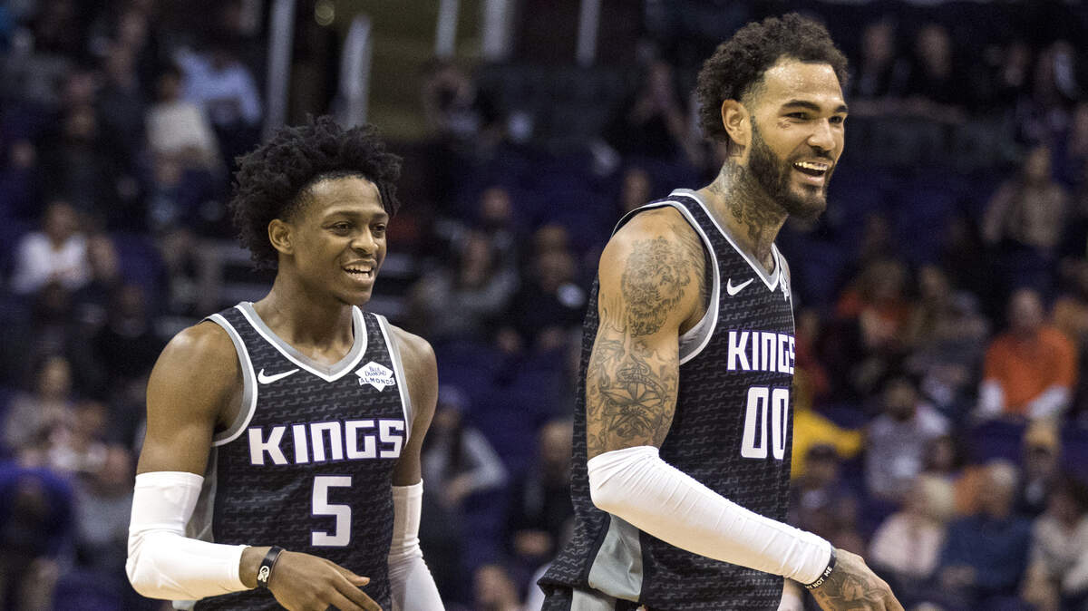 Willie Cauley-Stein (00), De’Aaron Fox and the Kings had plenty to smile about Tuesday in a victory over the host Phoenix Suns.