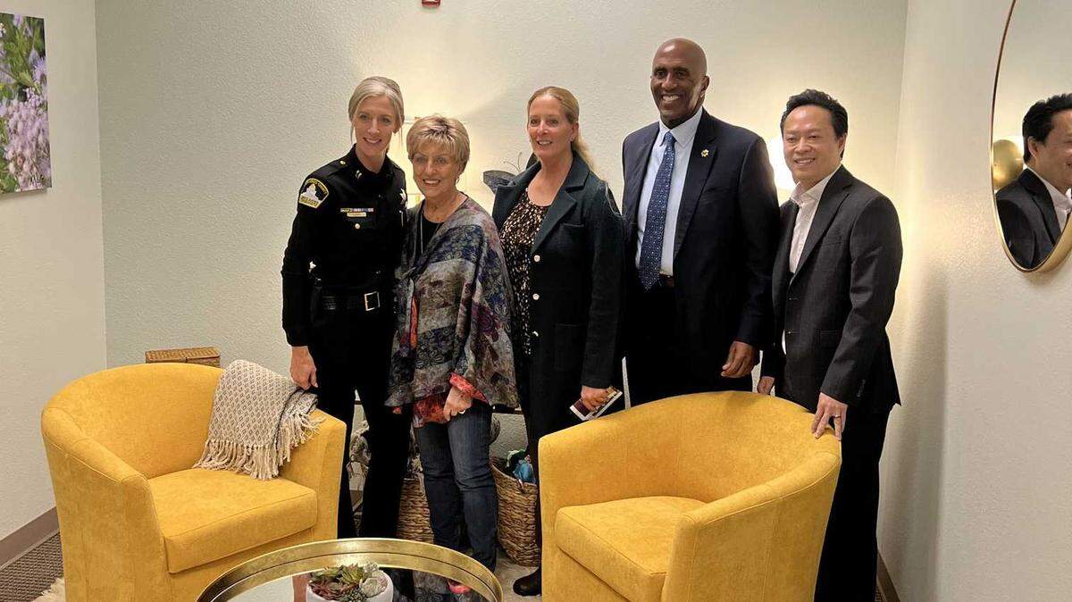 Sacramento County Sheriff Jim Cooper, second from right, and District Attorney Thien Ho, right, joined victims advocates and nonprofit groups Thursday in celebrating the unveiling of a new “soft” interview room tailored specifically for crime victims and their families at the Sheriff’s Office’s central substation in south Sacramento.