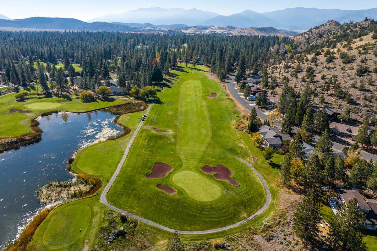 There’s an 18-hole championship course and 9-hole links.