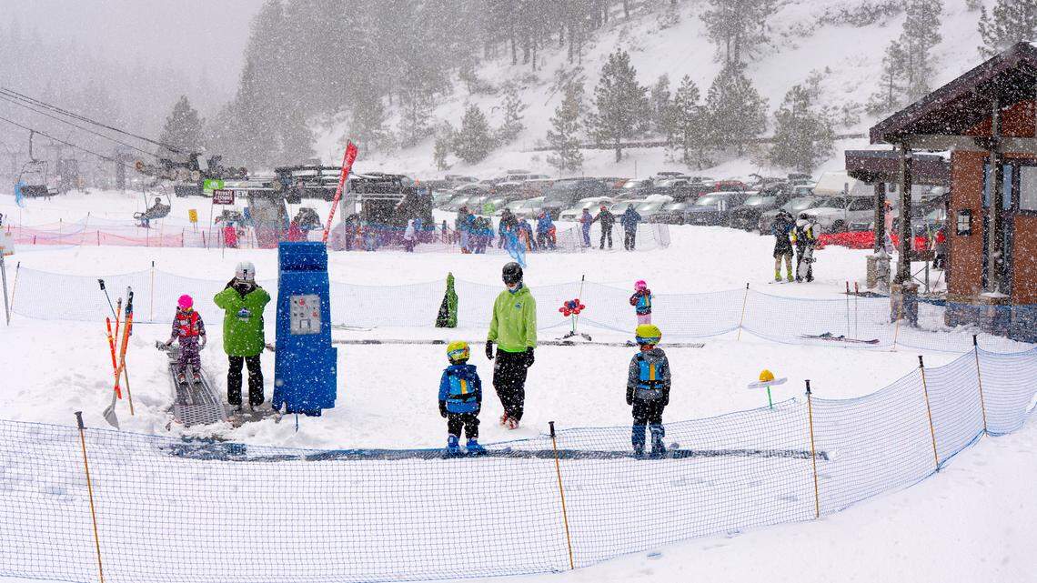 Spring storm blankets Sierra Nevada, stops traffic. What are new snowfall totals?