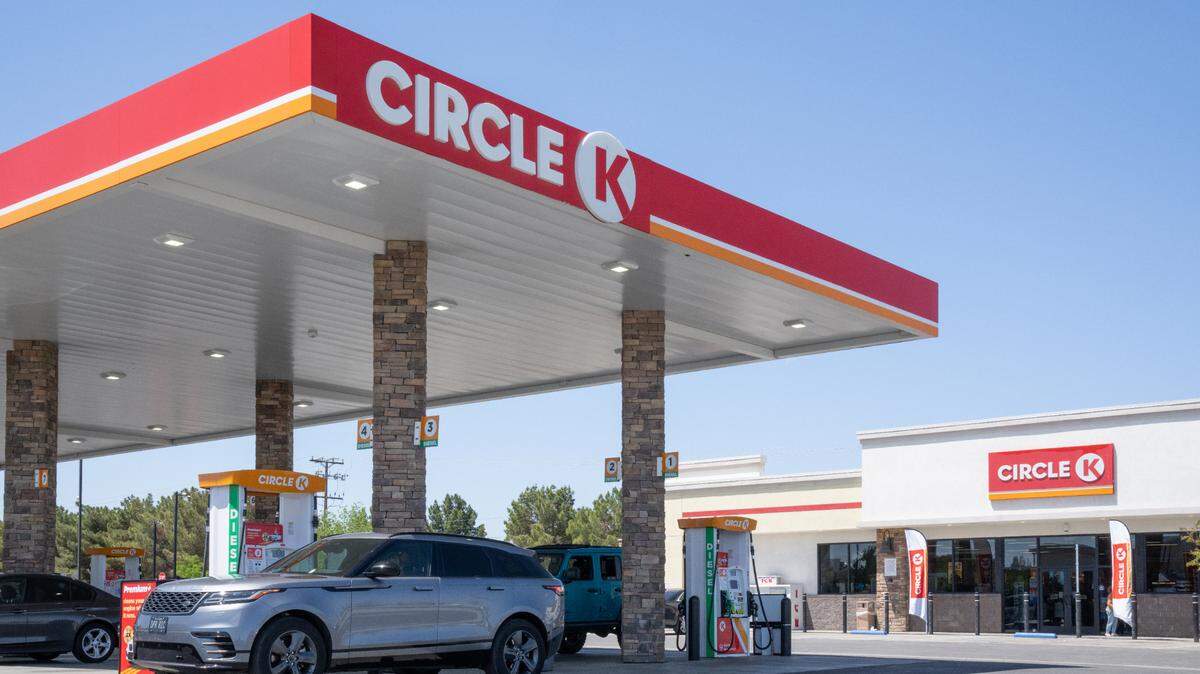 People who filled up their tank in Southern California between Feb. 20, 2015 and Nov. 10, 2015 are eligible for gas rebates.