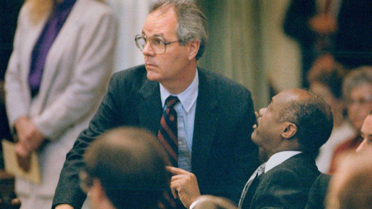 Then-Assemblyman Phil Isenberg, D-Sacramento, confers with Speaker Willie Brown, D-San Francisco, in 1988. Isenberg was considered one of the Brown’s top lieutenants.