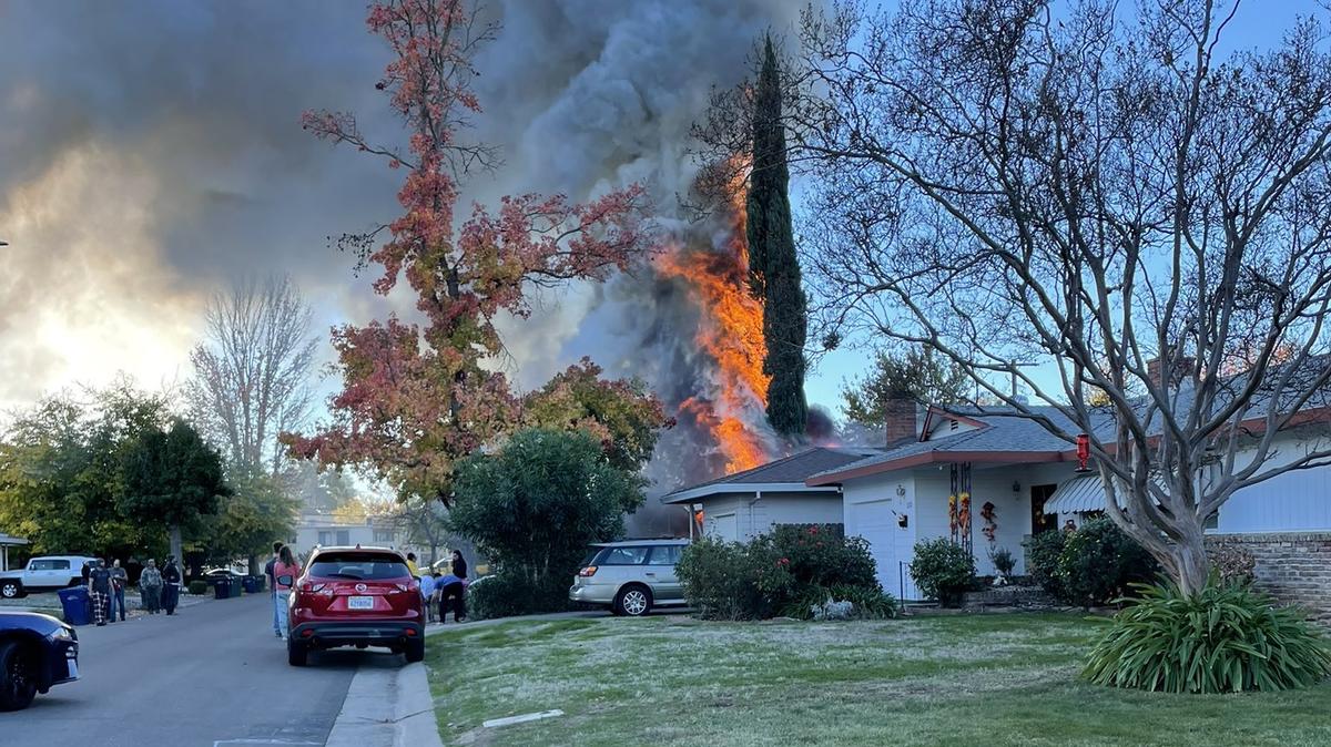 The Sacramento Metropolitan Fire District responds to a fire in Arden Arcade on Saturday, Nov. 25, 2023.