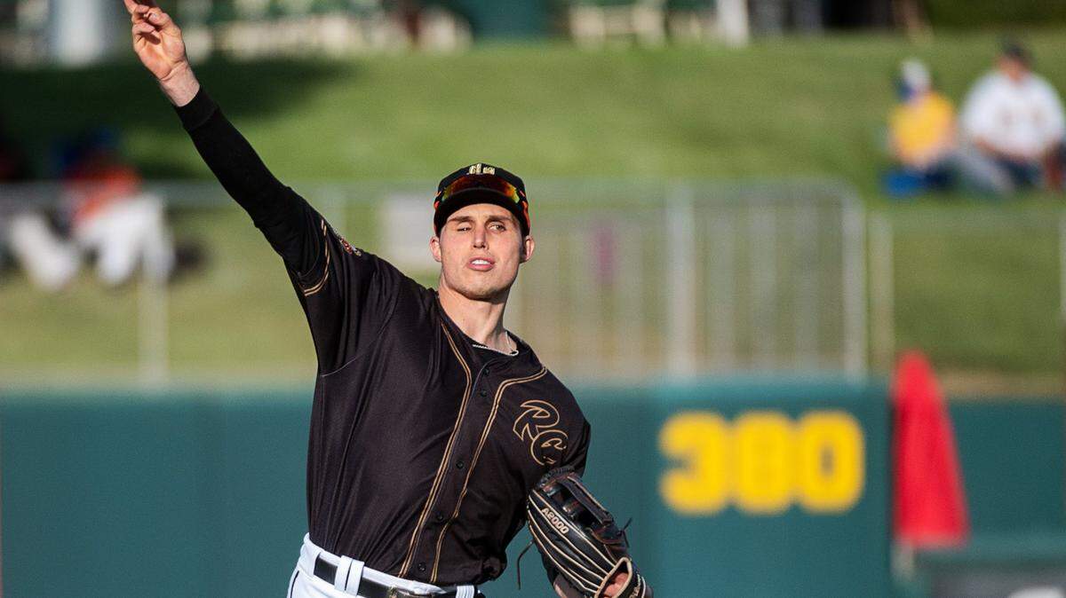 Sacramento’s Drew Robinson warms up during the season opening game after 18 months of closure from the pandemic at Sutter Health Park on May 20, 2021. He announced Friday, July 16, 2021, he is retiring from baseball after Sunday’s game with the River Cats.