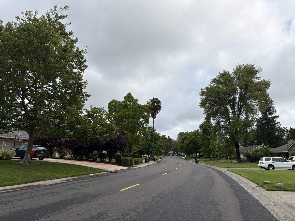 Neighbors in Arden Arcade report a man with a knife was seen on doorbell cameras Thursday afternoon. Now, they reflect on the incident.