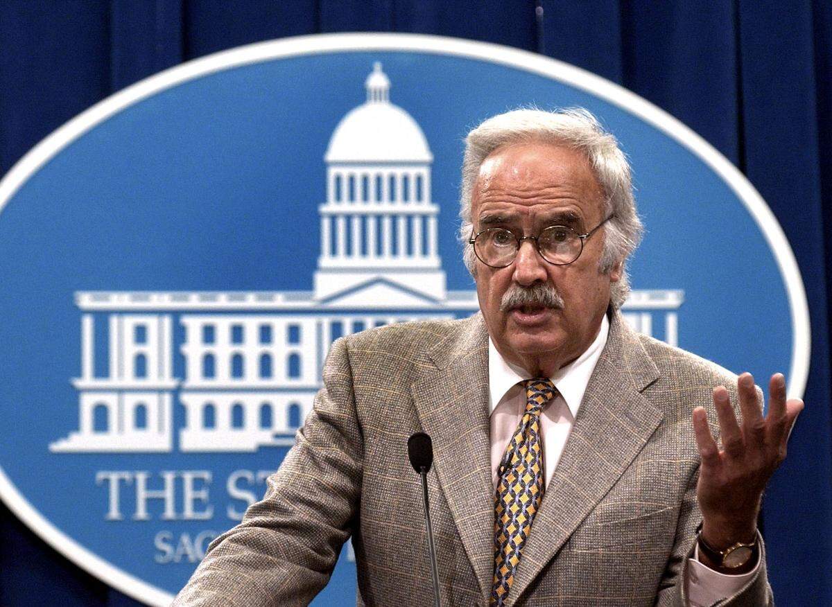 Jon Burton served in the California Assembly, California Senate and U.S. Congress. After retiring from public office in 2004, he chaired the state Democratic Party from 2009 to 2017.