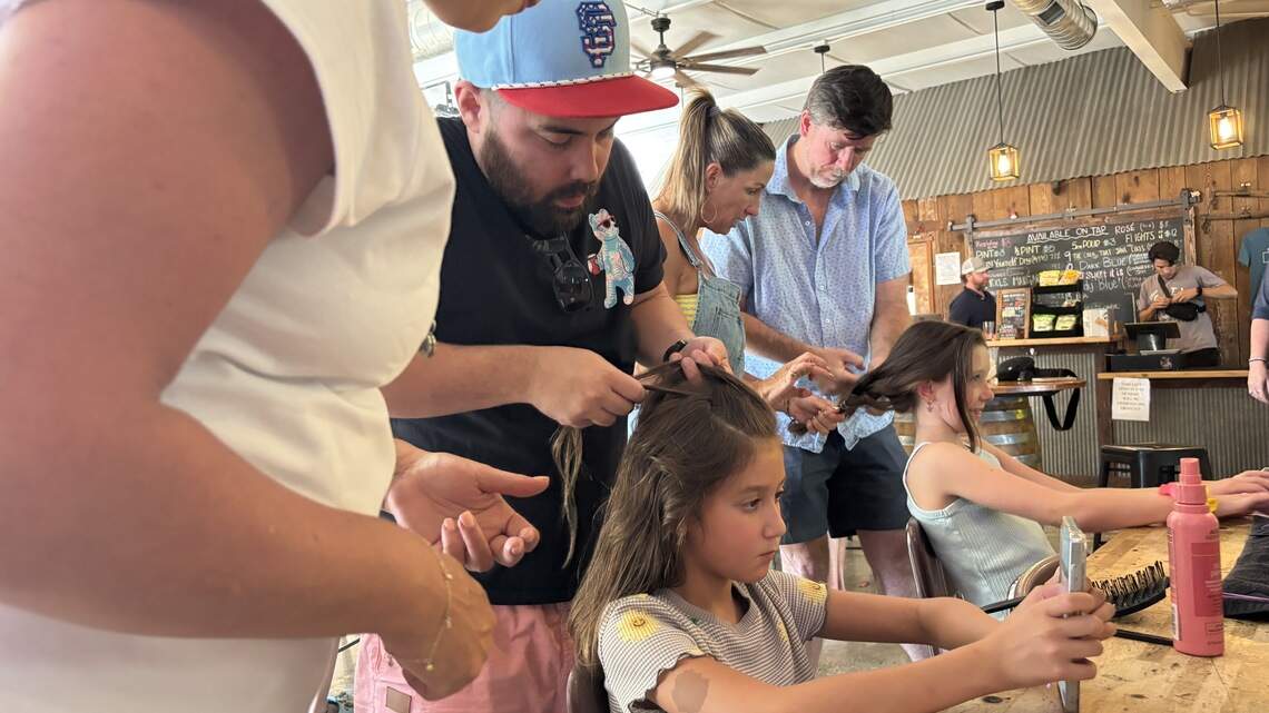 Pints and Ponies event has Sacramento dads and daughters bonding over hairdos
