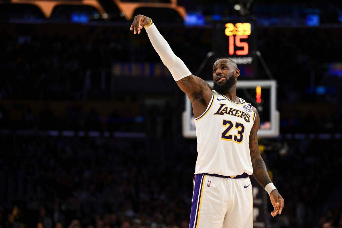 Los Angeles Lakers forward LeBron James (23) shoots against the Sacramento Kings during the second half Saturday, Oct. 26, 2024, at Crypto.com Arena in Los Angeles.