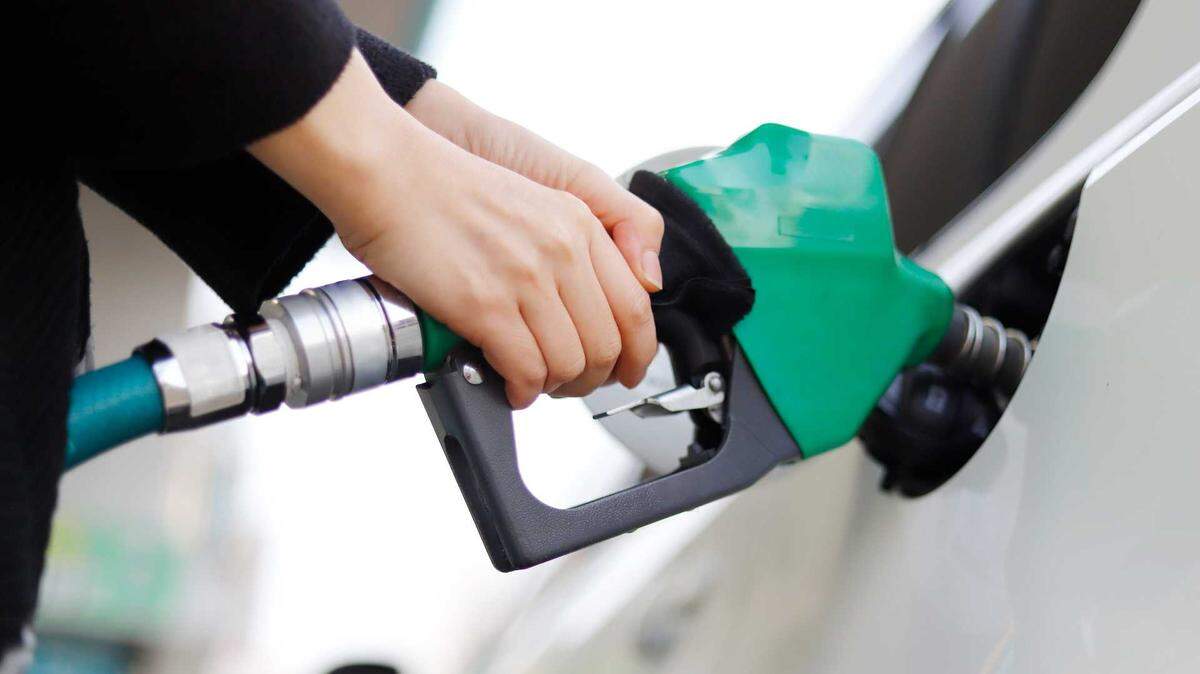 California’s gas tax revenue, the primary source of money to fix state and local roads, is dwindling as residents switch to electric cars. The California Legislature is paralyzed to replace this revenue with something more sustainable.