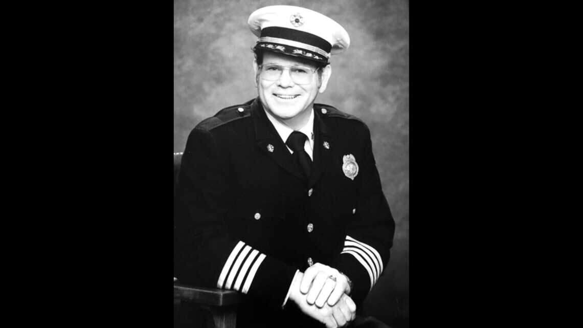 William Powell, longtime firefighter innovated Sacramento department as fire chief, dies at 91