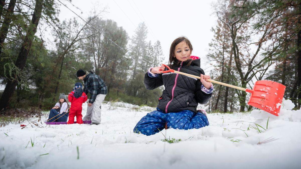 Central Sierra mountains ‘smash’ December snow record — and there’s more on the way