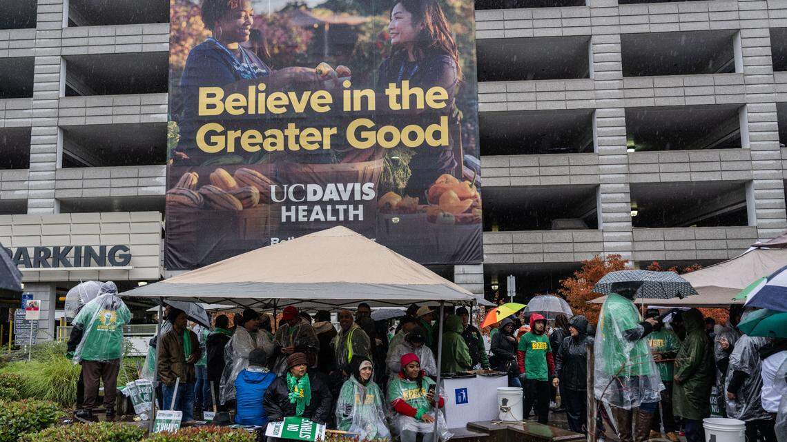 UC, union reach last-minute deal, hours before 40,000 workers were set to strike