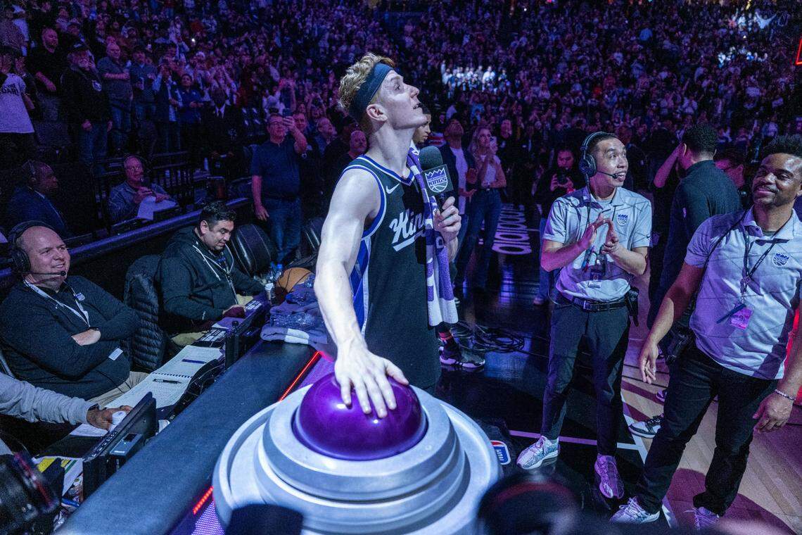 Sacramento Kings guard Kevin Huerter (9) lights the beam after his team’s victory during an NBA game against the San Antonio Spurs in February Golden 1 Center.