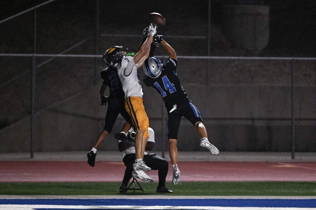 HS football: Oak Ridge tops Rocklin in SFL battle | Sacramento Bee