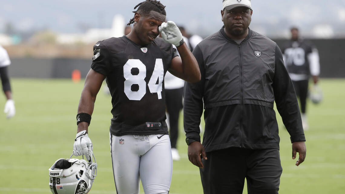 Oakland Raiders: ‘Hard Knocks’ shows Gruden, Brown building a bond amid helmet drama