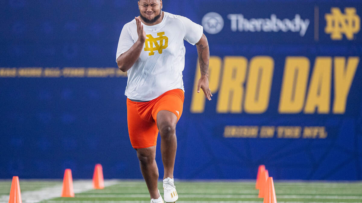 Aaron Banks participates in Notre Dame’s Pro Day workout on Wednesday, March 31, 2021, in South Bend, Ind.