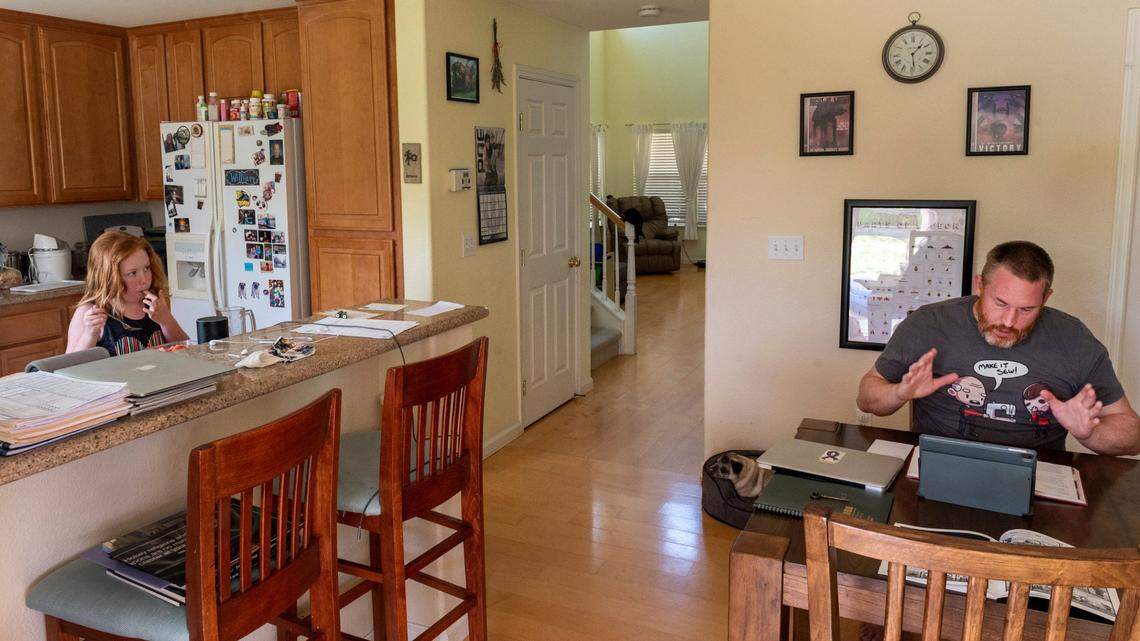 ‘A Herculean task.’ Sacramento teachers try to juggle online instruction, parenting