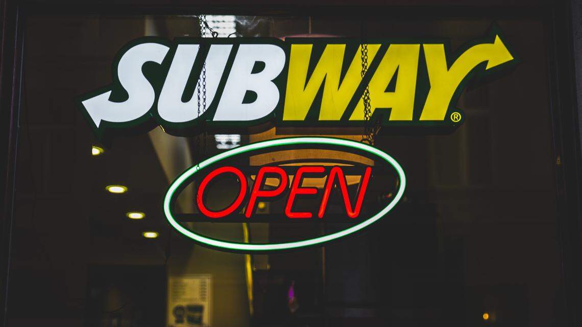 Subway franchisees in California violated child labor laws, stole employee tips and didn’t pay proper wages, feds say.