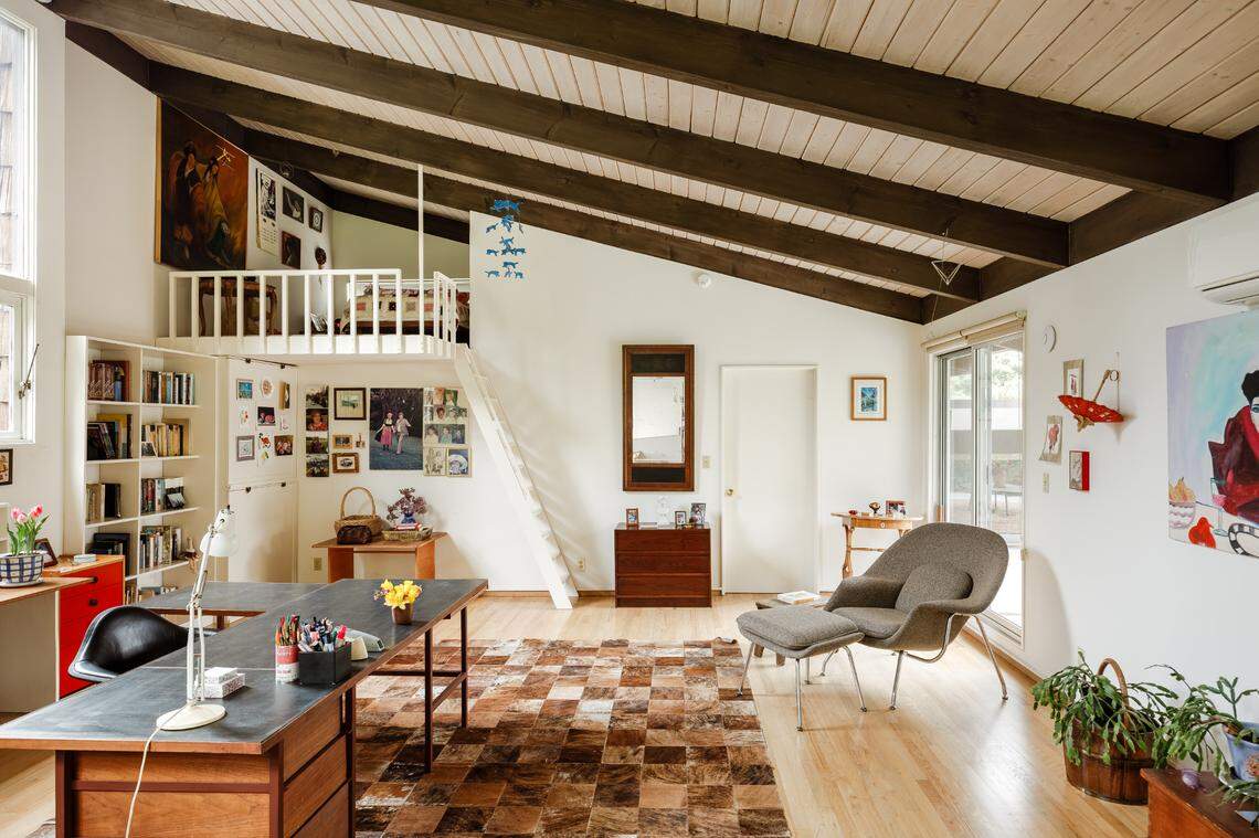 The home at 9620 Heather Road in Beverly Hills, California spans 2,800 square feet with four bedrooms and three bathrooms.