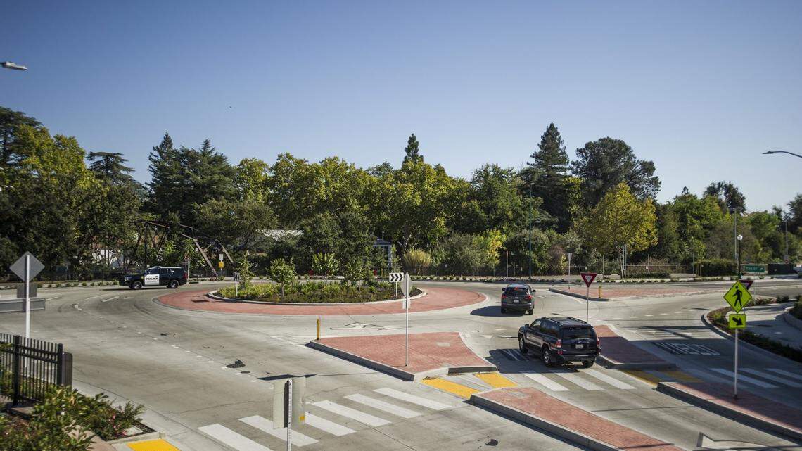 Roseville Community, October 2015. The round about on Oak Street at Washington Blvd. recently opened, and seems to keep traffic flowing smoothly.
