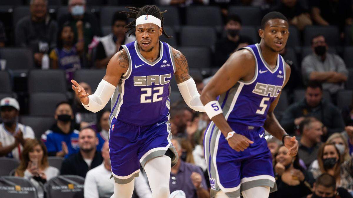Sacramento Kings center Richaun Holmes (22) questions no foul call after scoring under defensive pressure by the New Orleans Pelicans, as De’Aaron Fox runs downcourt near him, during the first period of the NBA basketball game Wednesday, Nov. 3, 2021, at Golden 1 Center in Sacramento.