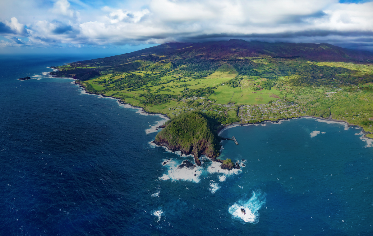 More than 3,500 acres of ocean view property in Maui is for sale.