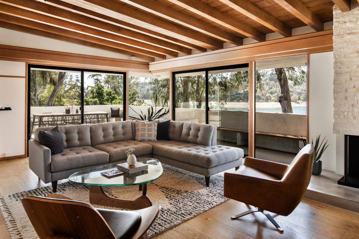Spanning 1,862 square feet, the Silver Lake, California, 3-bedroom, 2.5-bathroom residence was meticulously renovated between 2018-2022.