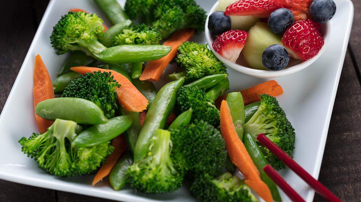 P.F. Chang’s offers kids a healthy meal option with its Baby Buddha’s Feast, which features a giant plate of sliced carrots, pea pods and broccoli offered steamed or stir-fried.