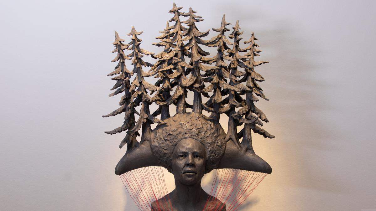 Aisha Harrison’s sculpture Ancestor 1 is featured in “A Gathering: Works from Contemporary Black American Ceramic Artists” at the Crocker Art Museum, on display until Aug. 20.