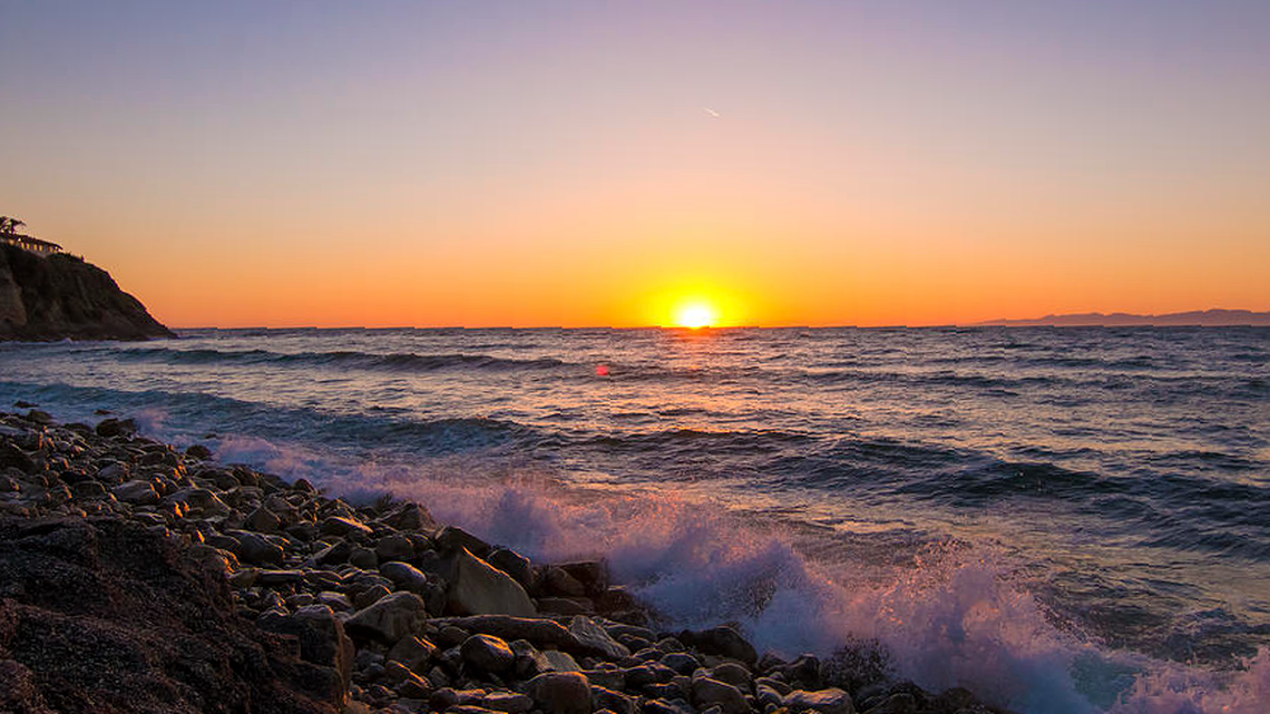 Sunset at Malaga Cove in Palos Verdes Estates, California. Palos Verdes Estates, at Malaga Cove trail outlet topped Heal the Bay’s list as one of the state’s cleanest beaches. (Photo by Daniella Segura)